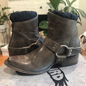 Freebird NWT SANTIAGO stone Ankle Boot/Booties